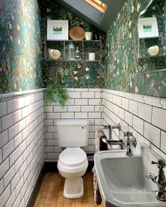 House Beautiful UK در اینستاگرام: "این کاغذ دیواری جسورانه در توالت کوچک طبقه پایین @ intheloftroom بیانی واقعی می دهد.  .  .  .  .  # ثبت نام # ارسال مجدد # فضای عاشقانه # هفته حمام... "
