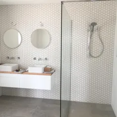 کاشی کاری جرارد در اینستاگرام: "حمام مدرن اسکاندیناویایی sheets ورق های شش ضلعی سفید و کاشی کف خاکستری تخته سنگ ✖️"