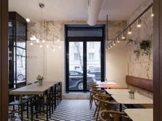 برهنه  نوار قهوه و نوشیدنی توسط دفتر معماری فرم |  فضای داخلی رستوران