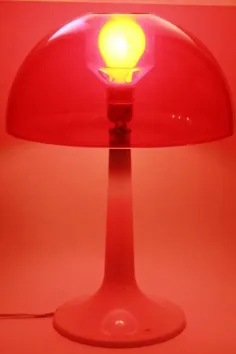 70s vintage mod چراغ قارچ پلاستیکی سفید w / سایه قرمز ، اواسط قرن طراحی مدرن