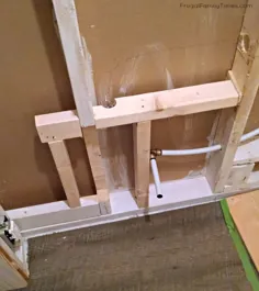 DIY: چگونه ما بدون شکستن بتن در زیرزمین خود حمام درست کردیم!