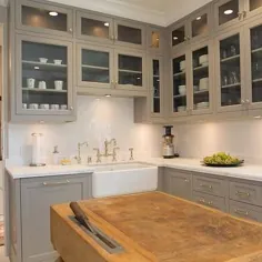 کابینت آشپزخانه نقاشی خاکستری با کاشی های مترو Ann Sacks - انتقالی - آشپزخانه - بازتاب رودخانه بنجامین مور