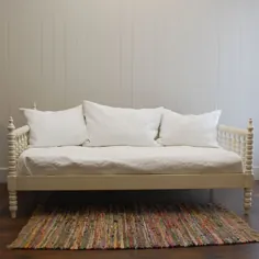 Spindle Daybed خانه ی مزرعه ای