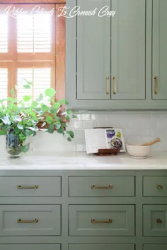 کابینت های آشپزخانه به رنگ خاکستری مایل به سبز