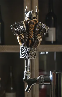 Viking Berserker Warrior Skeleton Novelty Beer Tap Handle T مجسمه با پایه