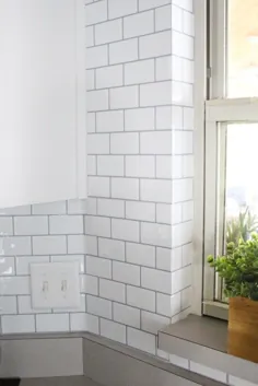 با استفاده از کاشی دیواری خود چسب برای آشپزخانه آشپزخانه - در داخل نخلستان