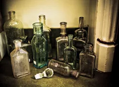 بطری های شیشه ای آنتیک ساخته مرلین هانت