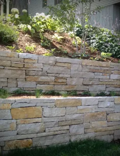 طراحی منظره سنگی دیوار حائل و روکش سنگی انباشته شده خشک و پله های مدرن سنگ طبیعی روستایی