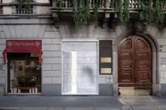 نندو نمایشگاه مارشوتو را با نمای مرمر گود شده در میلان تکمیل می کند