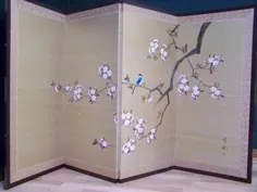 صفحه نمایش تقسیم اتاق ژاپنی پرنده ابریشم نقاشی دستی روی یک شاخه