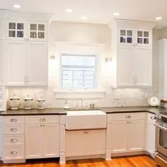 آشپزخانه بدون کابینت بالا - انتقالی - آشپزخانه - Linda McDougald Design