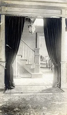 فضای داخلی راهرو دهه 1890
