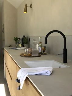 آشپزخانه مدرن و بدون دست معماری