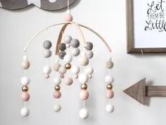 Pink Pink Neutral GOLD Felt Ball Mobile، Baby Baby، Crib Mobile، Nursery Cot Mobile Mobile، Pom Pom Mobile، Nursery Mobile، Gender Neutral