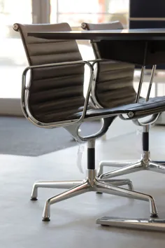 صندلی های آلومینیومی Eames - Eine wegweisende Konstruktion