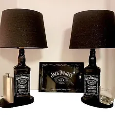 ایده های روشنایی غار DIY Man: لامپ های بطری نوشیدنی Jack Daniel’s