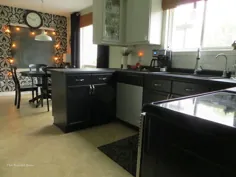 میزهای آشپزخانه خود را رنگ کنید - با رنگ تخته سیاه