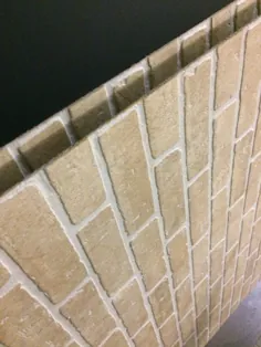 DIY: نحوه ساخت دیوار آجری مصنوعی با پانل های بافت دار