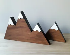 Montaña de madera con nieve Decoración minimalista de esttilo |  اتسی