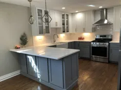 آشپزخانه سفید ، خاکستری ، طلایی