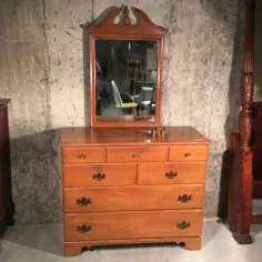 کمد و آینه اتان آلن در کنکورد | 85 دلار