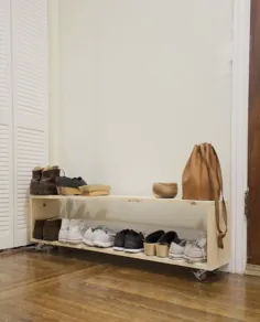 Small Space DIY: یک پایه کفش مناسب برای ورودی باریک - Gardenista