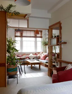 یک آپارتمان کوچک درون شهری با بودجه ای ژاپنی را اصلاح می کند