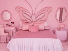 کیم کارداشیان اتاق خواب کاملا صورتی رنگ نورث را به نمایش گذاشت و به گفته کارشناسان ، طراحی مینیمالیستی می تواند باعث افزایش تمرکز و کاهش اضطراب شود