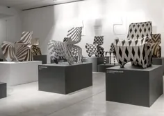 جوریس لارمان به بررسی طرح های چاپ شده سه بعدی فلزی و صندلی های منبع باز می پردازد