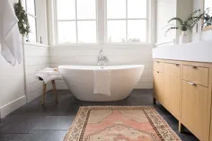 بهترین حمام حرفه ای: حمام مستر خانه مدرن مدرن توسط مگان باخمان داخلی - Remodelista