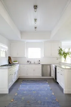 فرش آبی در آشپزخانه U شکل - کلبه - آشپزخانه