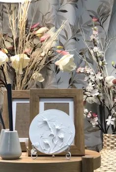 گلهای کوچک کاشی تزئینی Clematis برای تزئین دیوار راهرو.  گچ بری دور برجسته 3D خانه ، تزئین صفحه دیوار آشپزخانه طبیعت