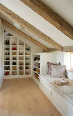 Welche Möbel für Dachschrägen machen den Raum schön wohnlich؟