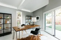دفتر خانه مدرن Midcentury با نور طبیعی کافی و سقف سفید - Decoist
