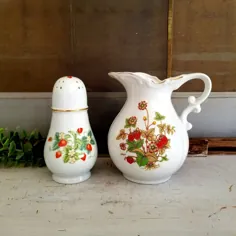 Vintage Avon Strawberry Sugger Shaker Vintage Japan Porcelain |  اتسی