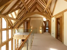 یک خانه چوبی بلوطی کاملاً مجهز و به سبک کشور