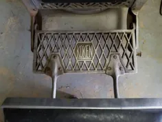 صندلی سلمانی آنتیک کوکن با چهارپایه جانبی و بند