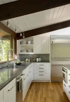 طراحی نیوانگلند |  آشپزخانه + حمام: Deck House Redux - طراحی داخلی تاکستان مارتا