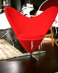 Дизайнерское кресло Heart ❤️ Chair в форме сердца от дизайнера Пантона Вернера, входящее в ТОП-10 по мнению дизайнеров интерьера.

❗️В НАЛИЧИИ❗️

Цвет кресла на выбор по нашей палитре! 🌈

Кресло высокого качества!

Материал: фибергласс, кашемир, сталь