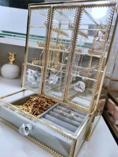 جعبه جواهرات شیشه ای با سه کمد برای گوشواره های گردنبند