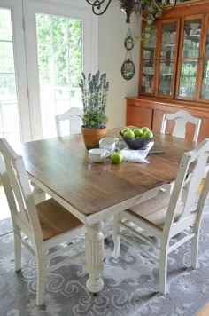 میز و صندلی های غذاخوری عتیقه مادربزرگ رنگ گچ