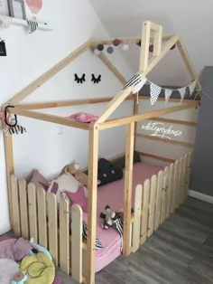 Mädchenzimmer: Ein neues Bett zieht ein
