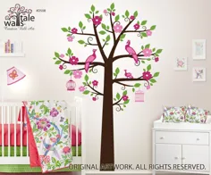 برگ شکوفه دیواری درخت شکوفه برای مهد کودک با پرندگان طاووس ، قفس.  برگردان دیواری درخت مناسب برای قفسه ها.