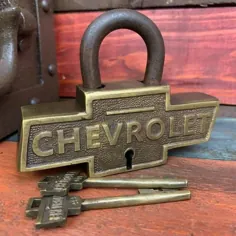 قفل برنجی بزرگ شورولت با کلید - آرم Chevy - اتمام عتیقه