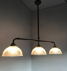لوستر بزرگ سبک سبک هلوفان صنعتی سه لامپ با میله های برنجی