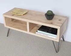 پایه تلویزیون Rustic Wood |  میز اتاق نشیمن |  میز کناری ساخته شده از تخته های داربست اصلاح شده روی پایه های موی سر - Industrial Urban