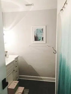 تازه کردن حمام مهمان: حمام کاغذ دیواری کف دست نخل
