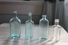 مجموعه ای از 4 بطری شیشه ای داروی آبی عتیقه Vintage |  اتسی