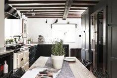 یک آشپزخانه مدرن برای یک کلبه انگلیسی 250 ساله