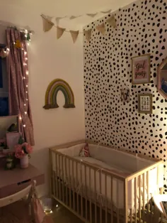 کودک دالمی و اتاق رنگین کمان